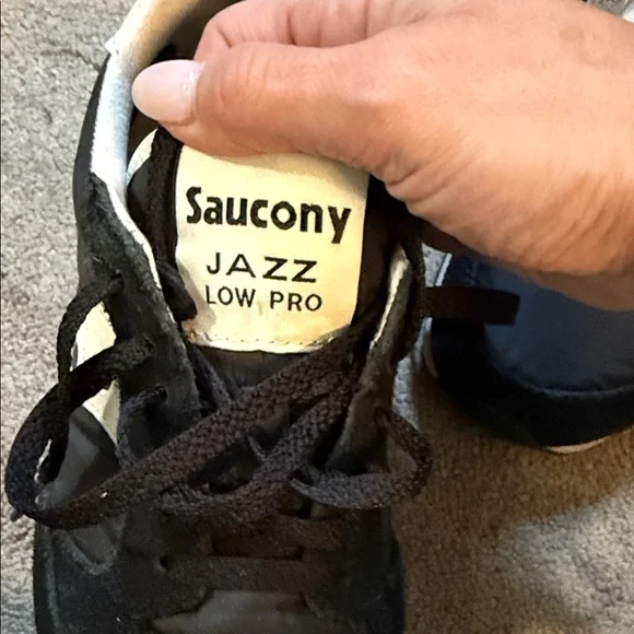 Saucony Classic Jazz Black and White Running Shoes 6.5 - Picture 2 of 7